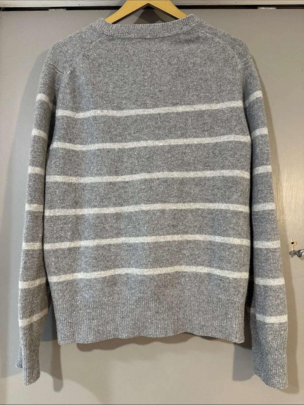 Banana Republic Gray Striped Merino Wool Blend Sweater Size Large Lightweigt